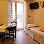 A Casa Vostra Lägenhet Giardini Naxos