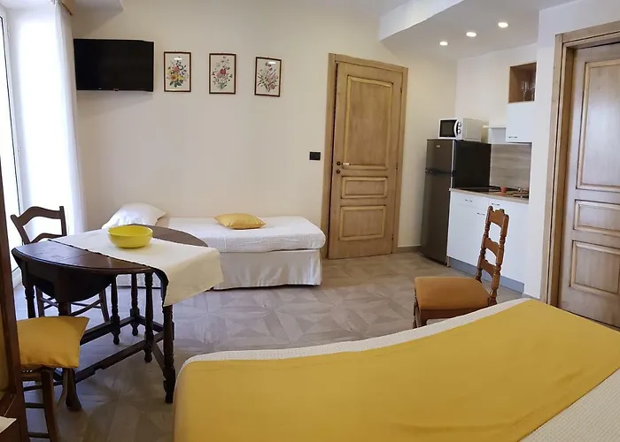 A Casa Vostra * Giardini-Naxos